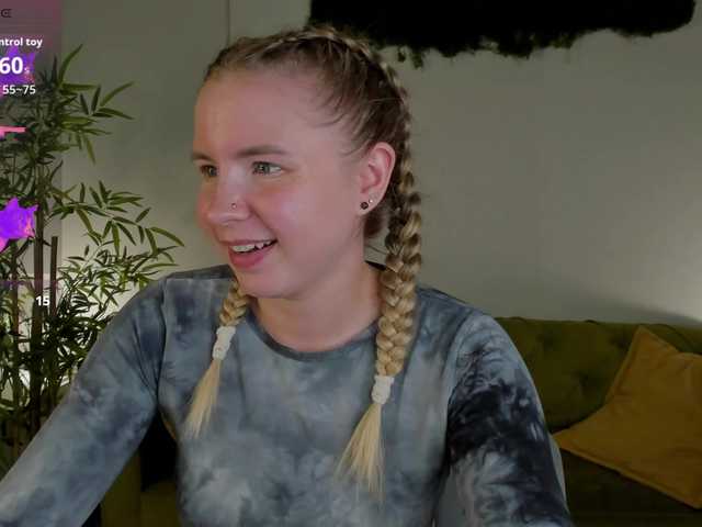 Linda-Bloom live webcam show