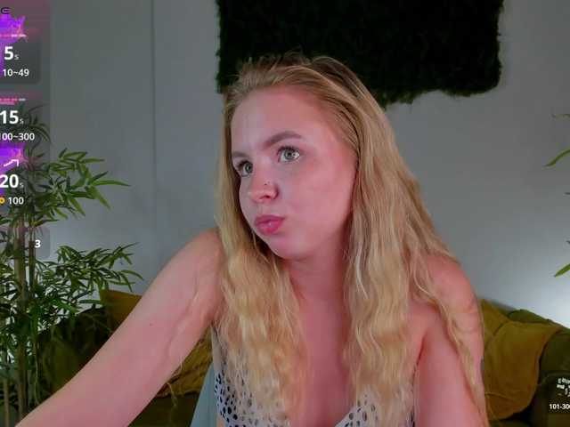 Linda-Bloom live cam on BongaCams