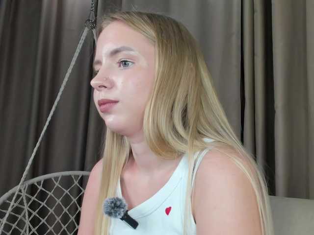 Linda-Bloom live cam on BongaCams