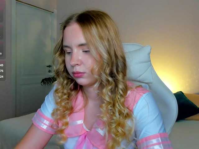 Linda-Bloom live cam on BongaCams