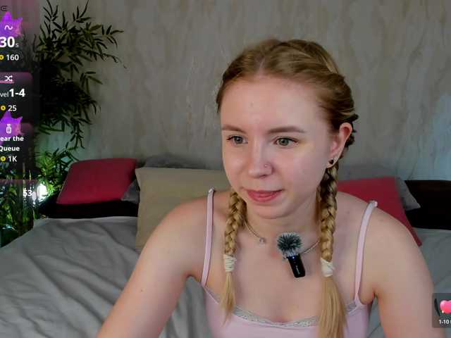 Linda-Bloom live cam on BongaCams