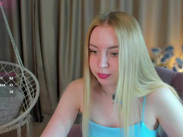 Linda-Bloom live cam on BongaCams