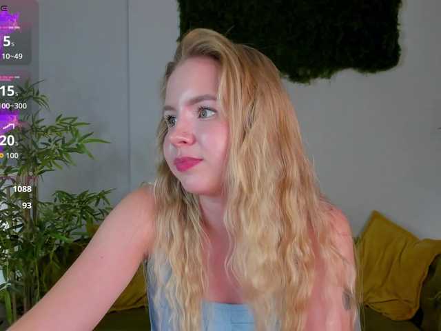 Linda-Bloom live cam on BongaCams