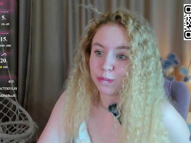 Linda-Bloom live cam on BongaCams