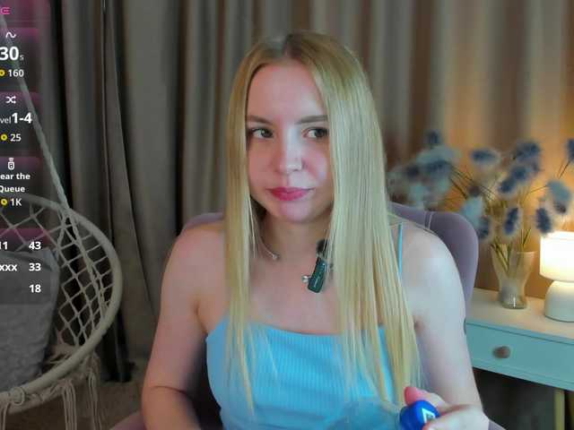 Linda-Bloom live cam on BongaCams