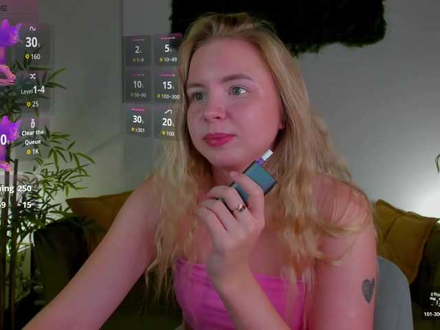 Linda-Bloom live cam on BongaCams
