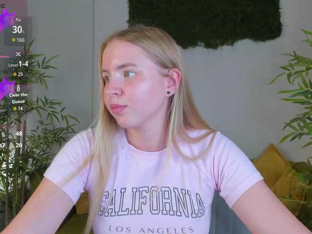 Linda-Bloom live cam on BongaCams