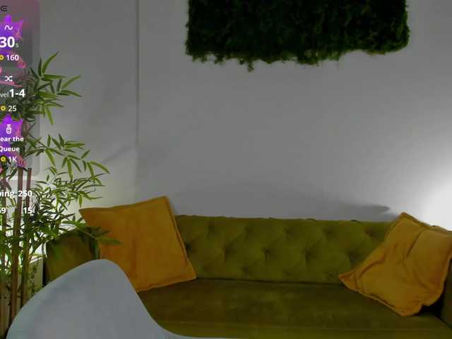 Linda-Bloom live cam on BongaCams