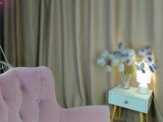 Linda-Bloom live cam on BongaCams
