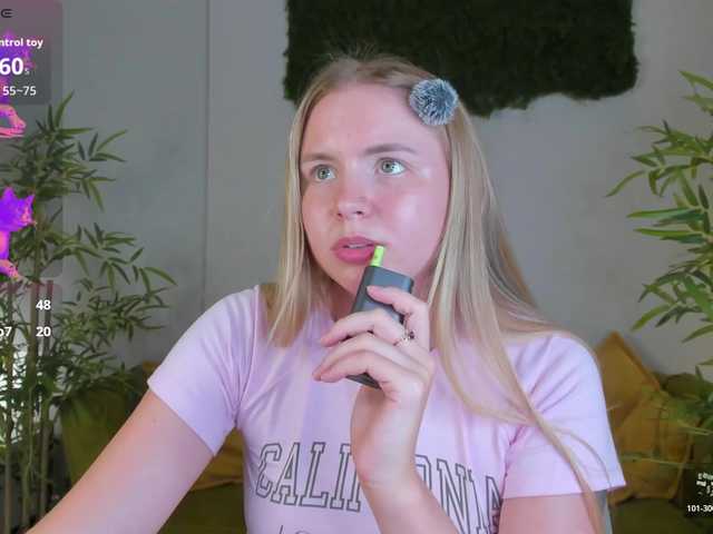 Linda-Bloom live cam on BongaCams