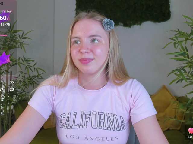 Linda-Bloom live cam on BongaCams