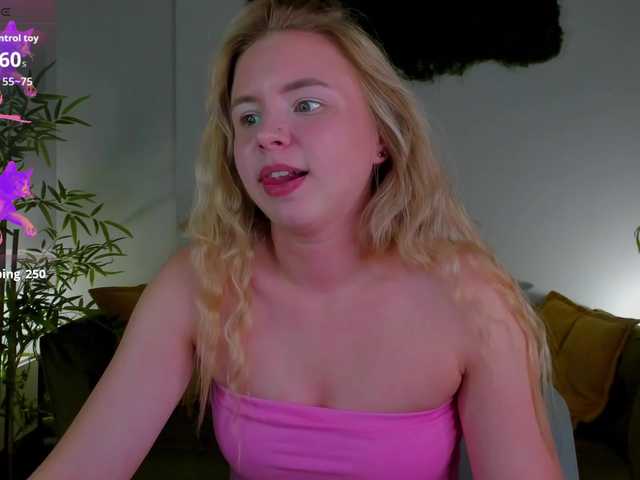 Linda-Bloom live webcam show