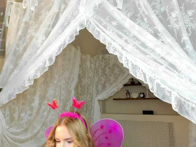 Linda-Bloom live cam on BongaCams