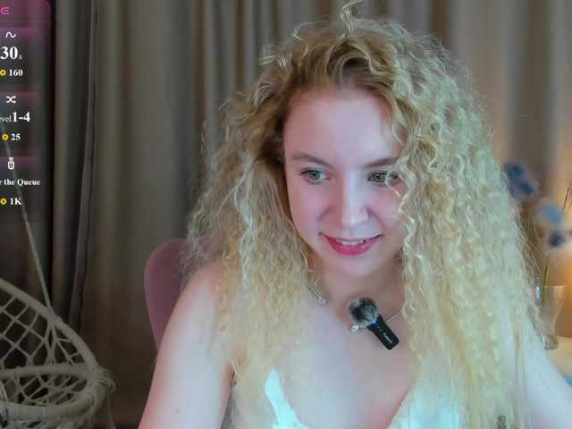 Linda-Bloom live cam on BongaCams