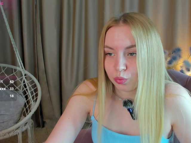 Linda-Bloom live cam on BongaCams
