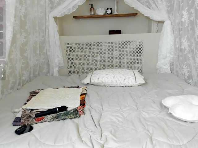 Linda-Bloom live cam on BongaCams