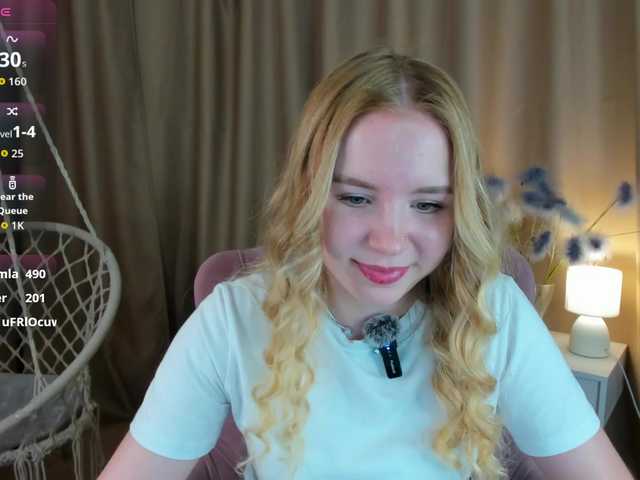 Linda-Bloom live cam on BongaCams