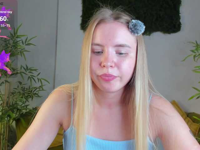 Linda-Bloom live cam on BongaCams