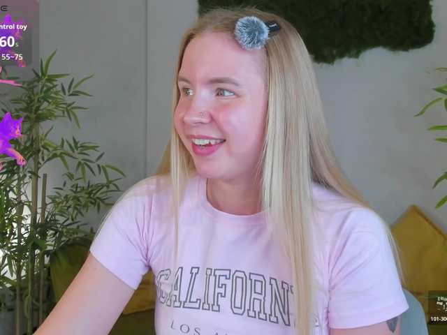 Linda-Bloom live cam on BongaCams