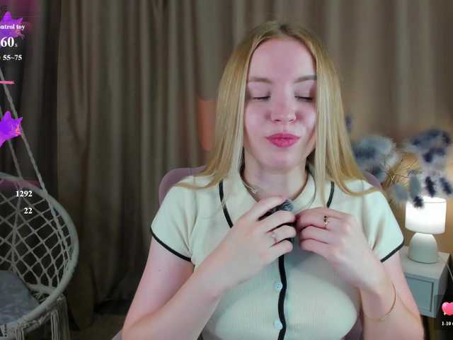 Linda-Bloom live cam on BongaCams