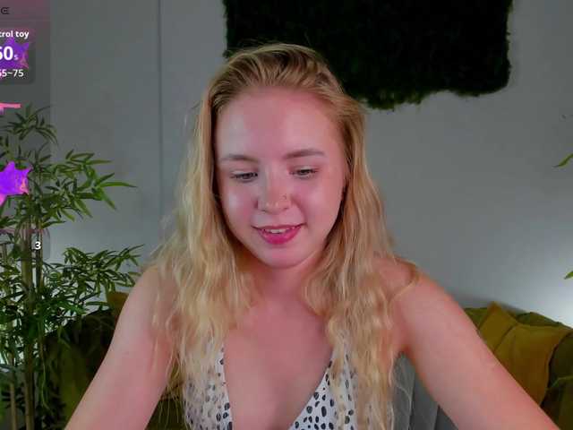 Linda-Bloom live cam on BongaCams