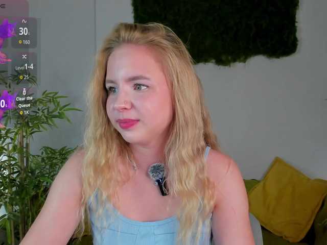 Linda-Bloom live cam on BongaCams
