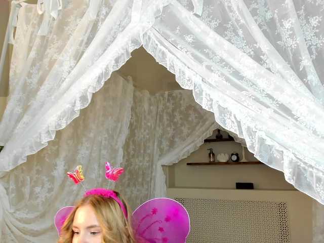 Linda-Bloom live cam on BongaCams