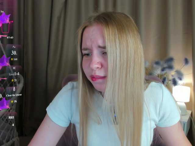 Linda-Bloom live cam on BongaCams