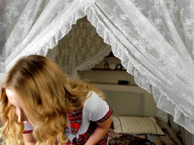 Linda-Bloom live cam on BongaCams