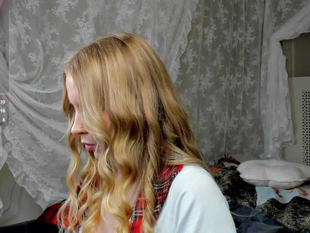 Linda-Bloom live cam on BongaCams