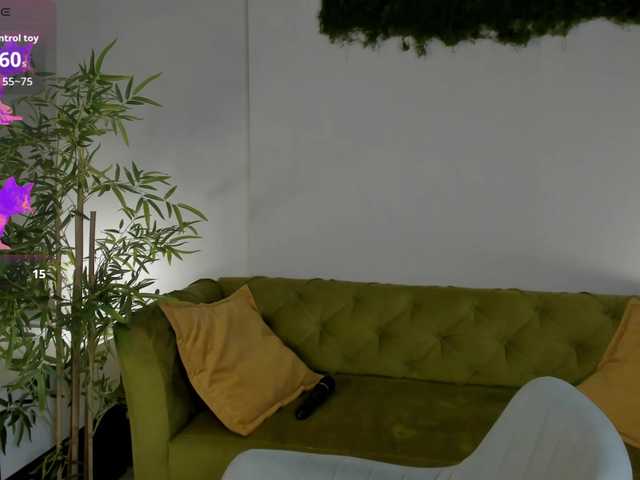 Linda-Bloom live cam on BongaCams