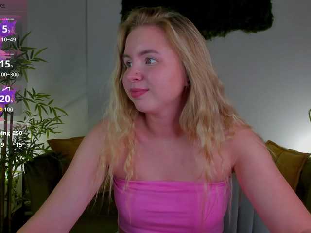 Linda-Bloom live webcam show