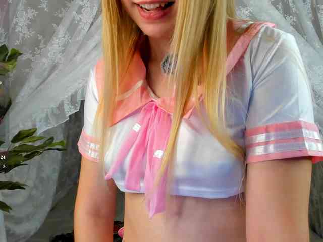 Linda-Bloom webcam