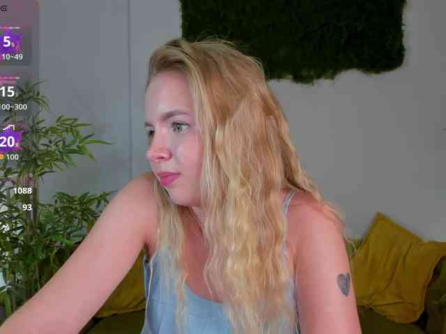 Linda-Bloom webcam