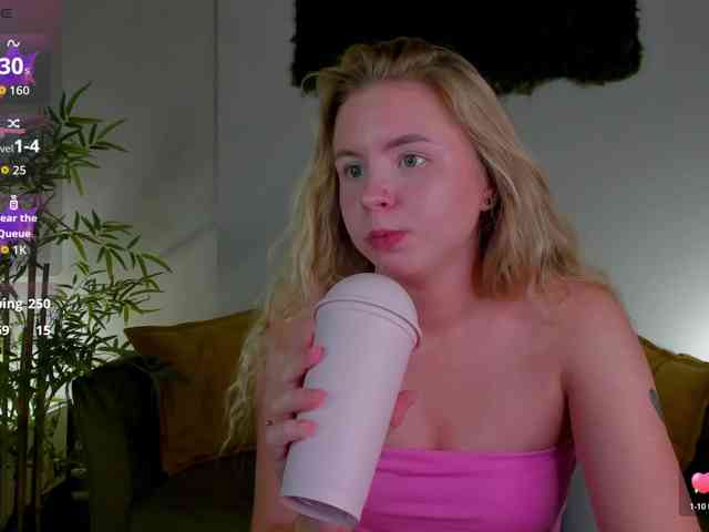 Linda-Bloom webcam