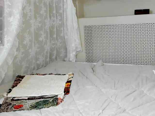 Linda-Bloom webcam
