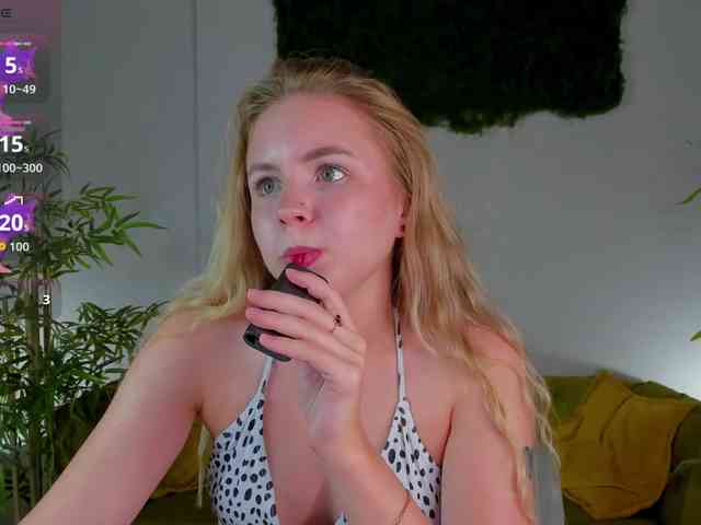 Linda-Bloom webcam