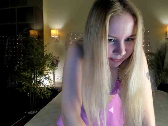 Linda-Bloom webcam