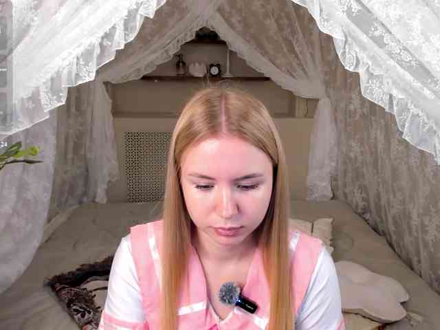 Linda-Bloom webcam