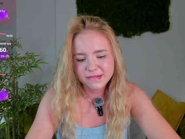Linda-Bloom webcam