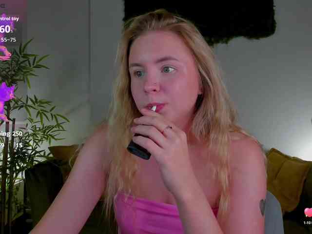 Linda-Bloom webcam