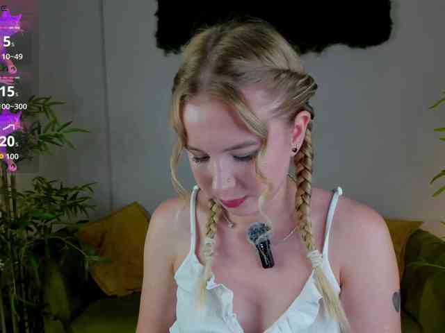 Linda-Bloom webcam