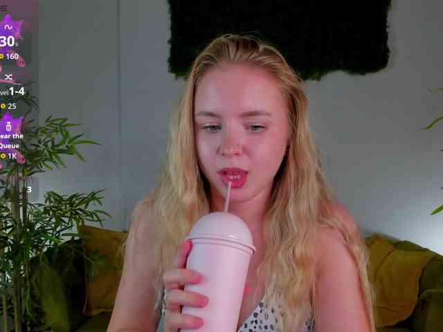 Linda-Bloom webcam