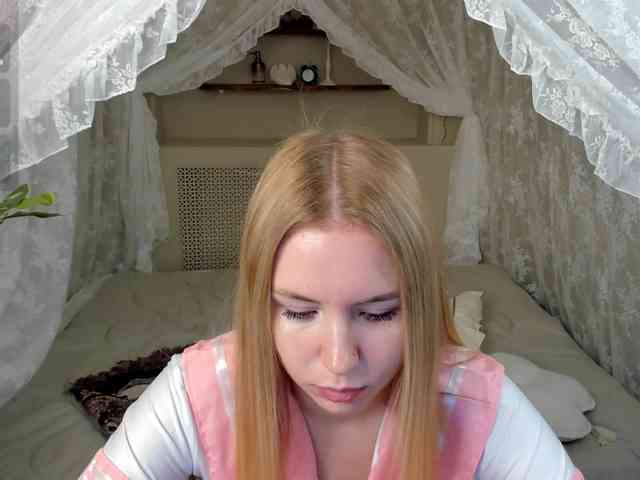 Linda-Bloom webcam