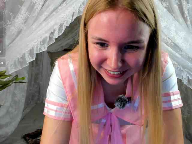 Linda-Bloom webcam