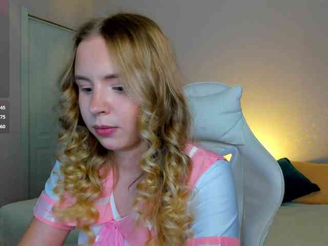 Linda-Bloom webcam