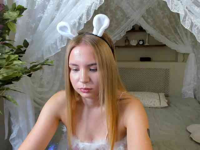 Linda-Bloom webcam
