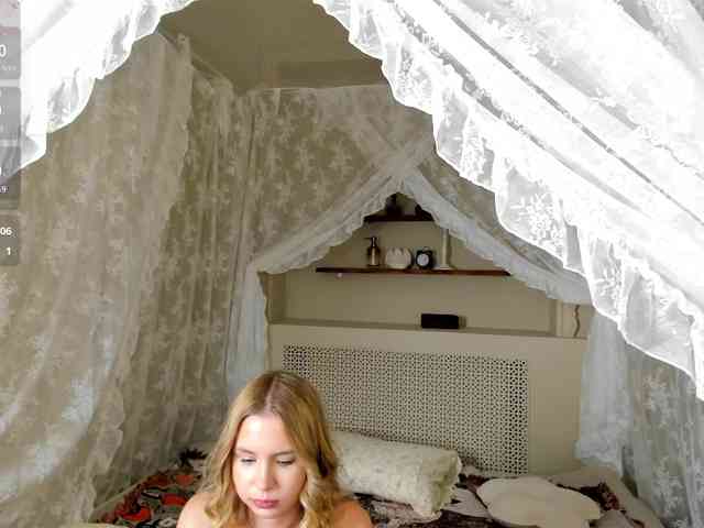 Linda-Bloom webcam