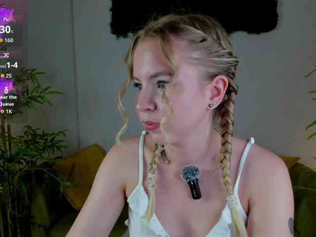 Linda-Bloom webcam