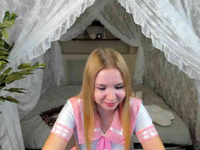 Linda-Bloom webcam